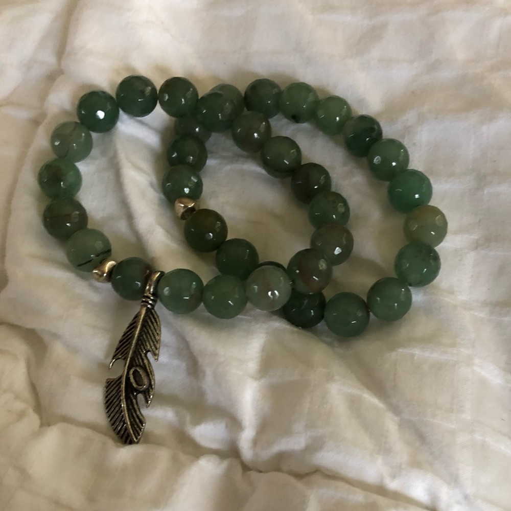 Stretch bracelet with charm